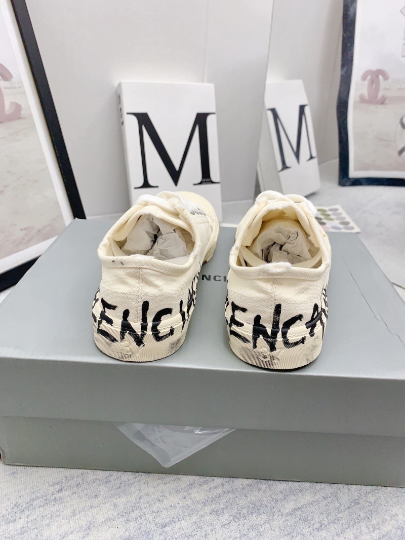 Balenciaga Low Shoes